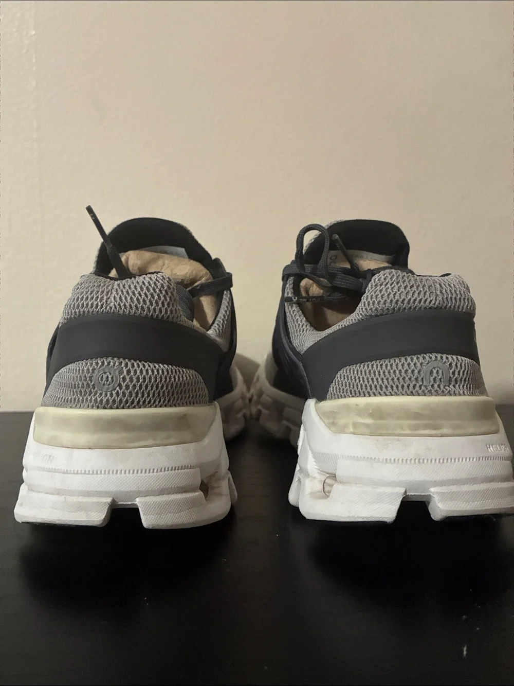 On Running Cloud swift women’sRunning Shoes size 6.5W used